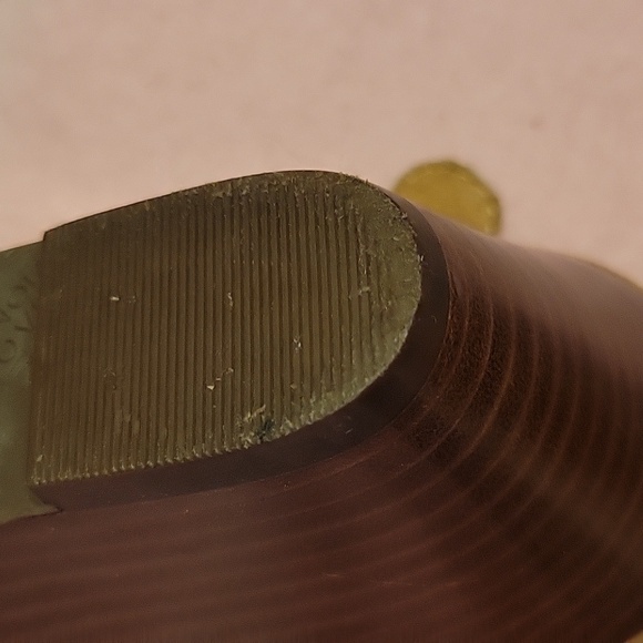 Vionic Cream Sandals - Picture 6 of 6